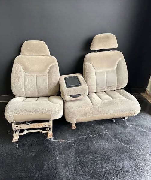 Heavy Duty Tan/Neutral Cloth 60/40 Split Bench Seat - 1988-1998 Chevy/GMC OBS