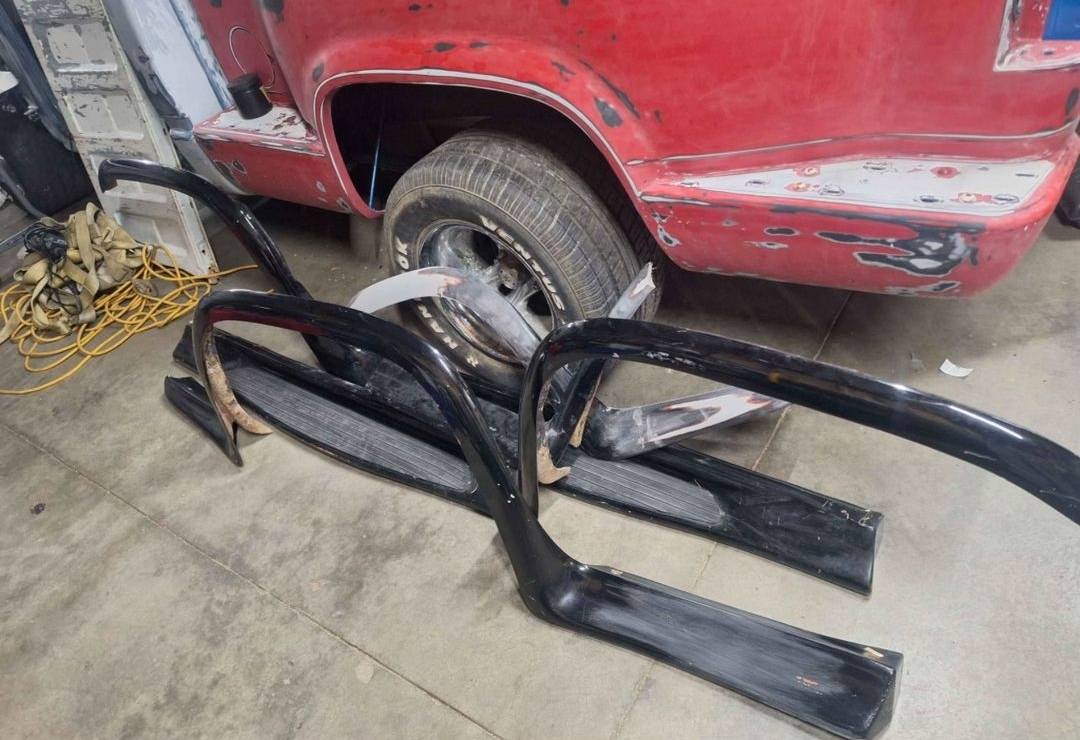 Black Aftermarket Front Ground Effect / Bumper Valance - 1988-1998 Chevy OBS